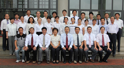 自動(dòng)導(dǎo)引運(yùn)輸車(chē)